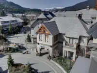 Whistler Peak Lodge Hotels near Magic Chair