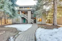 Walk to Town & Slopes, Views, SPA & Sauna Access - 3-Star