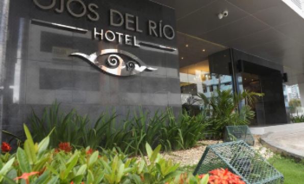 Hotel Ojos Del Rio