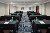 DoubleTree by Hilton Hotel & Suites Pittsburgh Downtown - Business