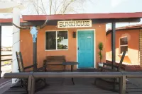 Trail Rider's Inn - Motels