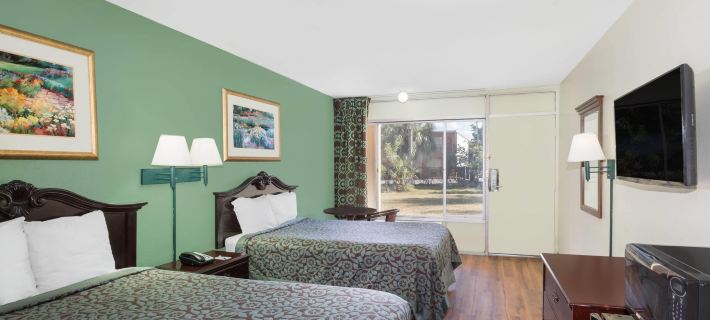 Travelodge by Wyndham Fort Myers North Hotéis em Lee County