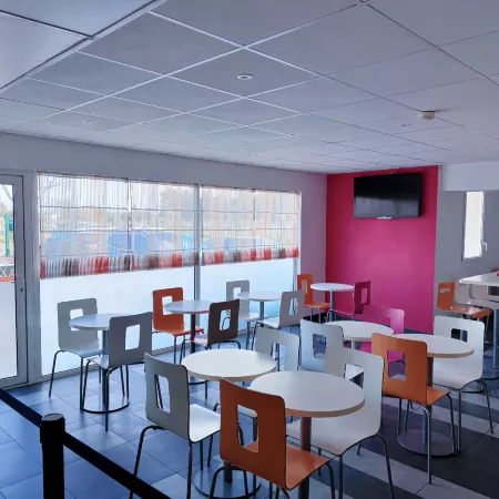 Hotel HubOne3 Istres