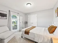 Minutes to Convention center,  family retreat, Pet-Friendly! King bed