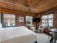 Block House Hotels near Chinatown