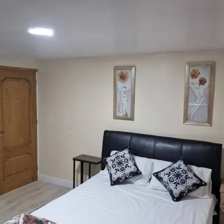 Cozy 2-bedroom Apartment in Tyseley, UK - Perfect City Retreat Отели рядом с достопримечательностью «Сайрхолл Милл»