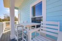 Deck & Steinhatchee River Views: Family Getaway - 4-Star