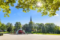 Bright and nice two-bedroom with central location Hotels in 