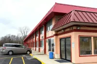 Red Carpet Inn  & Suites  Lima - parking
