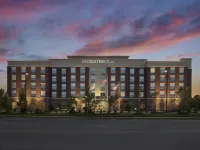 دبل تري من هيلتون رالي - كاري Hotels near بي ان سي أرينا