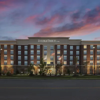 DoubleTree by Hilton Hotel Raleigh - Cary Hotels near WRAL Azalea Garden
