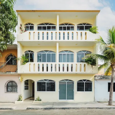 HOTEL CASA PALMARES