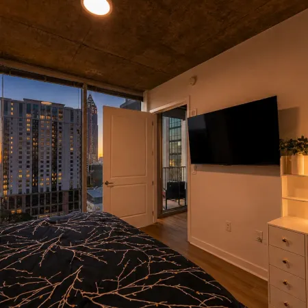 Midtown Atlanta 1BR Skyline Balcony Corner Condo by Piedmont Park | Luxe Pad