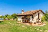 Villa Pallina with Pool - Happy Rentals - pet friendly