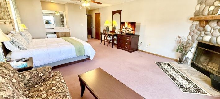 Horseshoe Bay Lodge Hotels in Cass County
