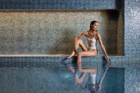 SO/ Auckland - Pools