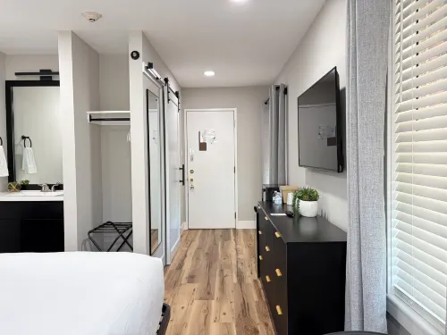 Mainstay Inn - 2-Star