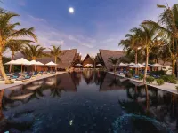 KUREDHIVARU RESORT & SPA MALDIVES - Pools