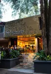 Habitat Ochentayuno Hotels near Laureles