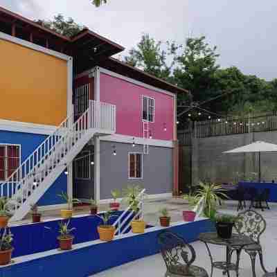 RedDoorz @ Boondocks Cabins Resort Hotel Exterior