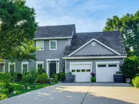 Endless Fun! Family Home w/ Spacious Yard in Clive Hotels in Clive