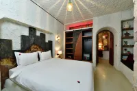 Chi House