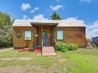 Cabin w/ Dock on Hubbard Creek Lake: Pets Welcome! スティーブンズのホテル