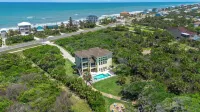 400ft to private beach. Riverfront,dock,pool,kayaks Elevator, 1.6 acres