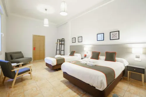La Perla Granada Suites - Park Yeri