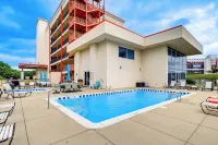 Walk to Bristol Motor Speedway: Retreat w/ Pool! - 3 estrellas