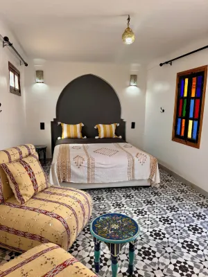 Riad Omi Zelya - 2 stjerner