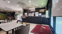 Ever8 Serviced Residence - Condos