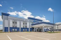 SureStay by Best Western Forsyth Decatur - Pool