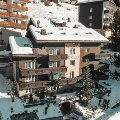 Patricia Self-Check-in Apartments & Spa Access at Alpen Resort Hôtels à proximité de : Gare de Zermatt