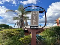 Charleville Motel - Parkplatz