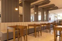 Rota 44飯店 - 早餐