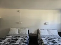Melita Inn Motor Hotel - Motels