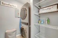 Atlanta Getaway w/ Private Yard: Near Airport - parking