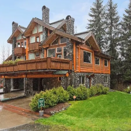 Contemporary Girdwood Townhome Across From Alyeska