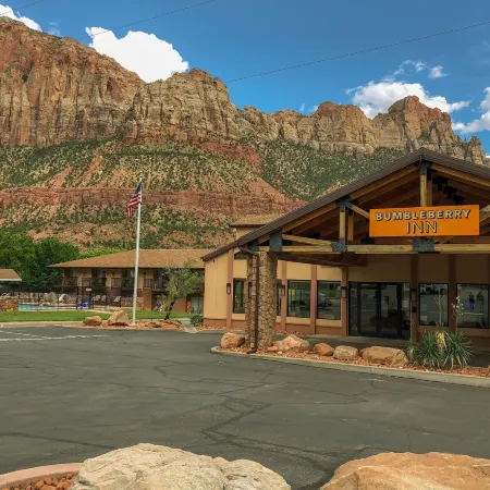Bumbleberry Inn