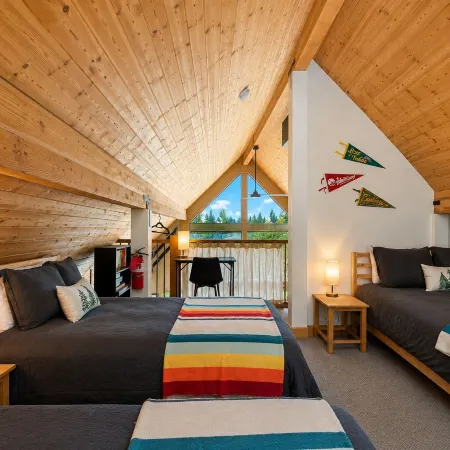 Raven Haven Lodge 2 Bedroom Home by RedAwning