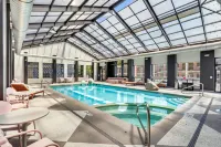 Best Western University Inn - Pools