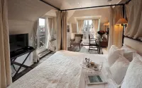 The Pand - Charming Boutique Hotel - Airport Shuttle