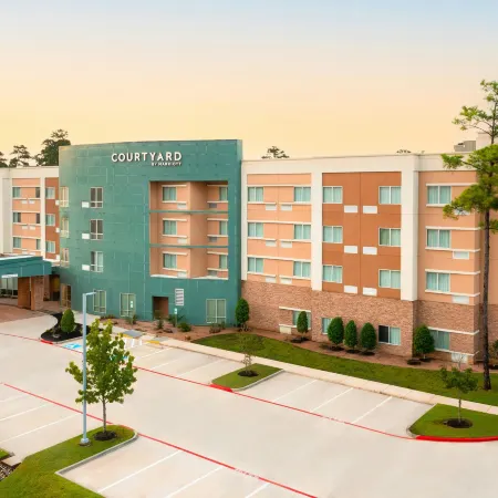 Courtyard Houston City Place