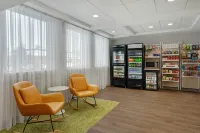 Spark by Hilton Watertown - Parkplatz