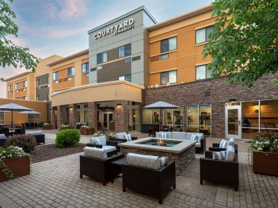Courtyard Mankato