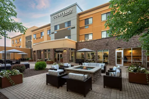 Courtyard Mankato - Pool
