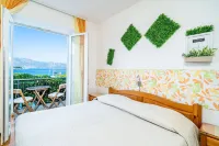 Apartments Nikolina - Beach