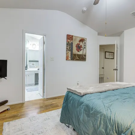 Between Austin & San Marcos! Family Home Hotels in Kyle