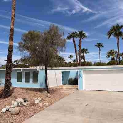 Authentic Palm Springs / Secluded Pool & Spa Hotel Exterior